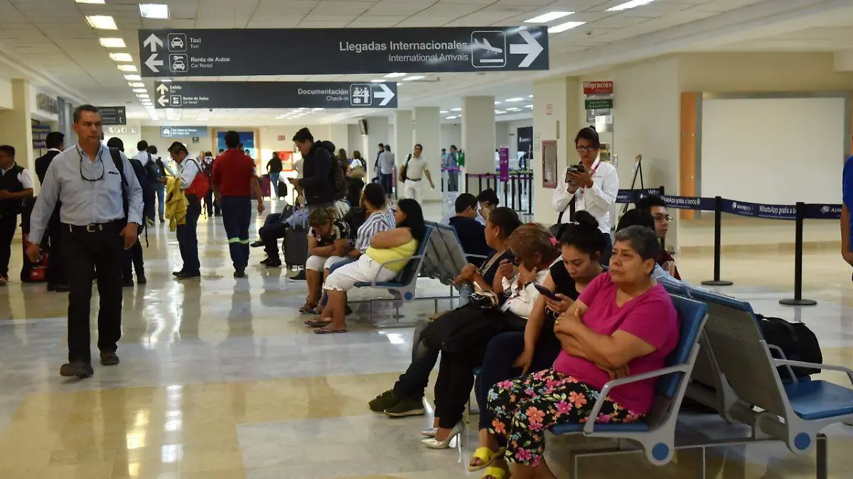 12 INCREMENTA EXODO DE VACACIONISTAS EN EL AEROPUERTO1